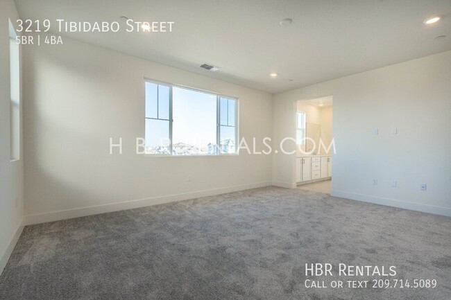 Building Photo - BRAND NEW CONSTRUCTION: Spacious 5-Bed San...