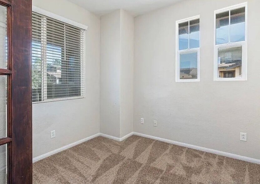Building Photo - 41543 King Palm Ave
