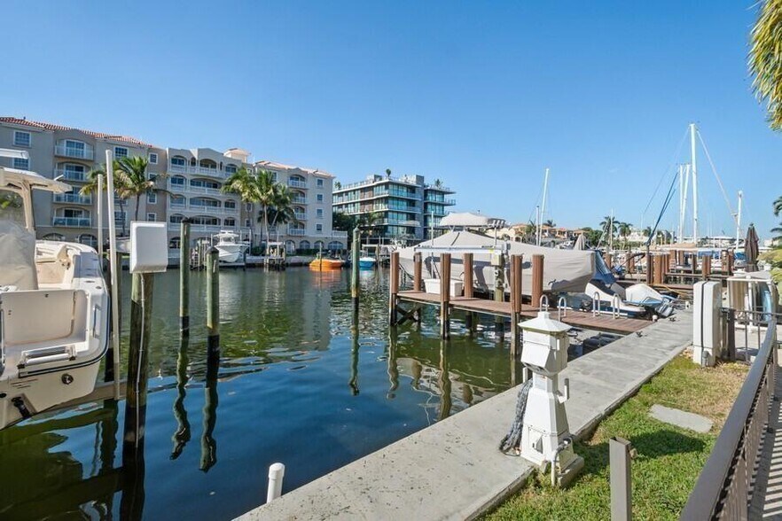 Building Photo - 95 Isle of Venice Dr