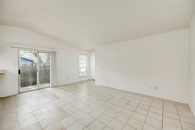 Building Photo - 5208 Bogey Ct