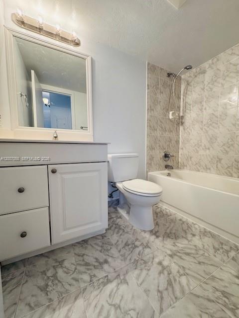 Building Photo - 2425 NE 135th St