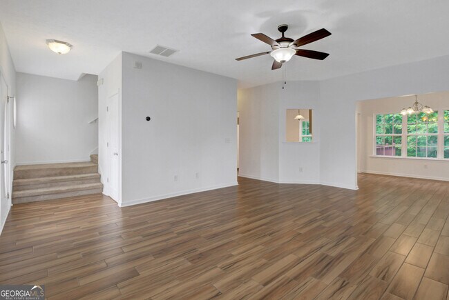 Building Photo - 77 Crescent St