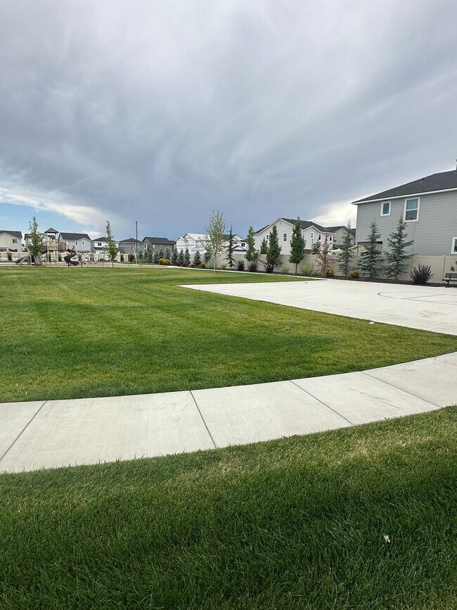 Building Photo - 4095 S Lone Pne Wy