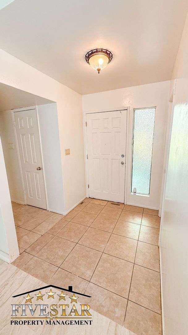 Building Photo - 7005 Quailwood Dr