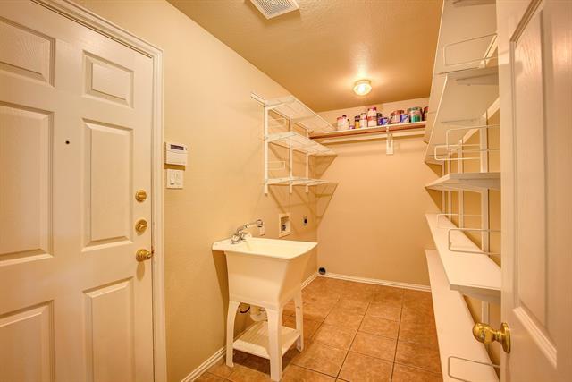 Building Photo - 9741 Hathman Ln