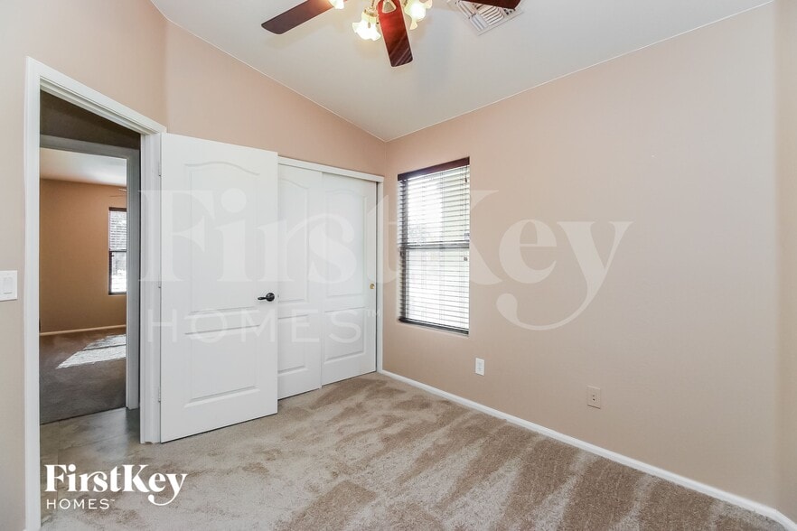 Building Photo - 4270 E Amarillo Dr