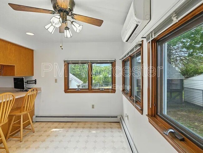 Building Photo - 178 Massasoit Rd