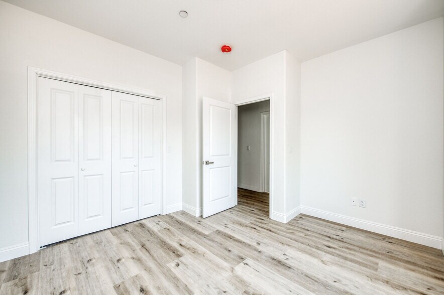 Building Photo - 4732 N San Pablo Ave