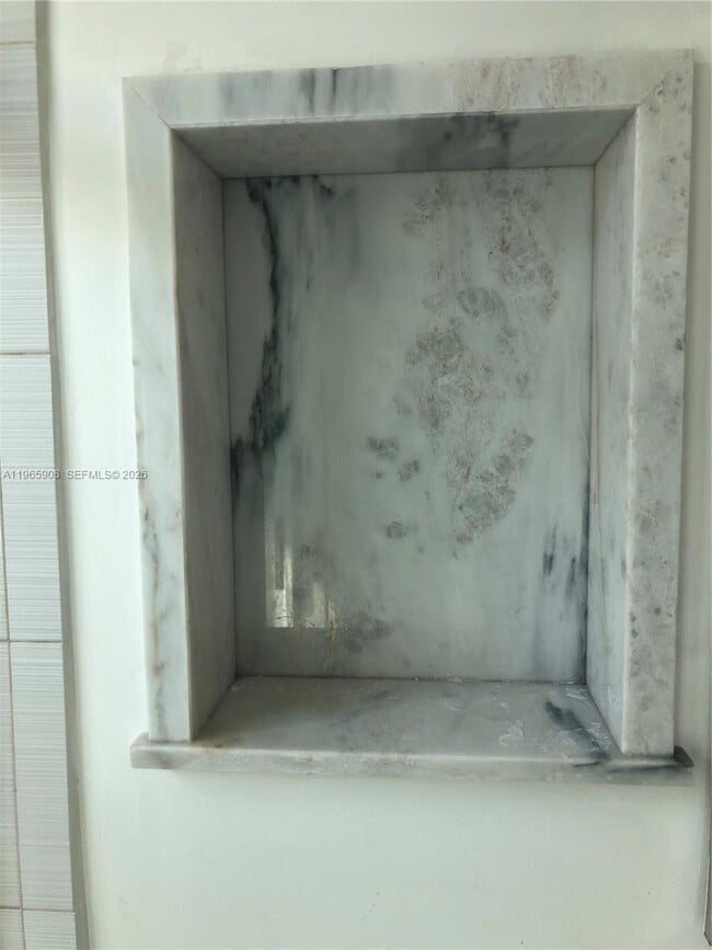 Building Photo - 1618 Michigan Ave