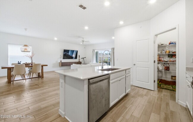 Building Photo - 9846 Lemon Balm Wy