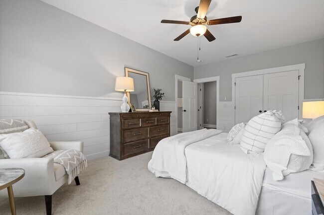 Building Photo - 718 Windrush Loop