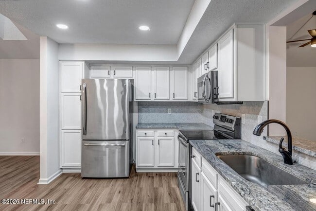 Building Photo - 3105 Coral Reef Dr