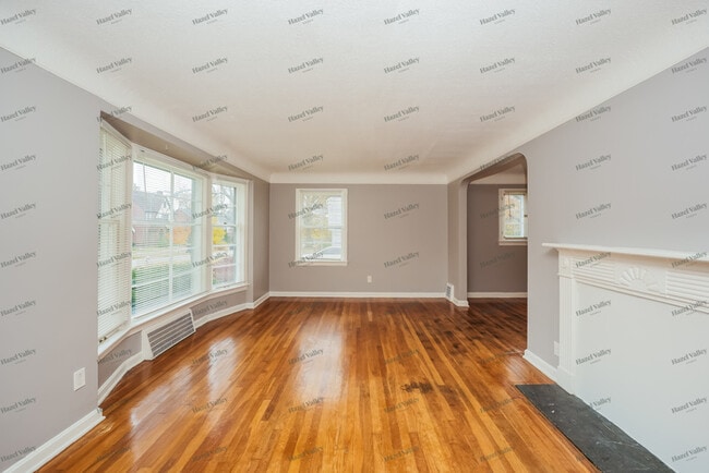 Building Photo - 3531 Woodridge Rd