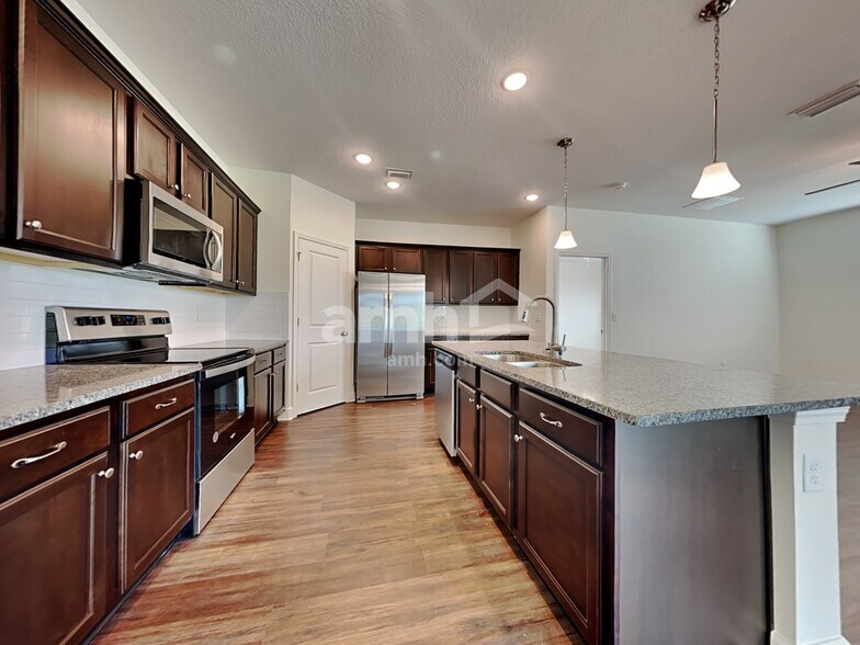 Building Photo - 963 Tan Tara Trl