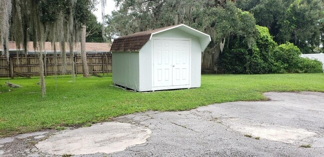 Building Photo - 2590 Rainbow Dr