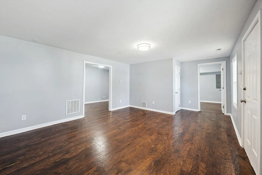 Building Photo - 330 Richmond Ave