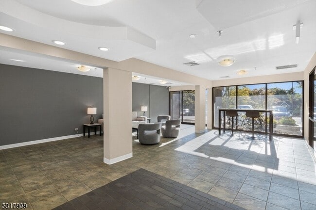 Building Photo - 41 Mt Kemble Ave