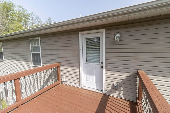 Building Photo - 3322 E St Charles Rd