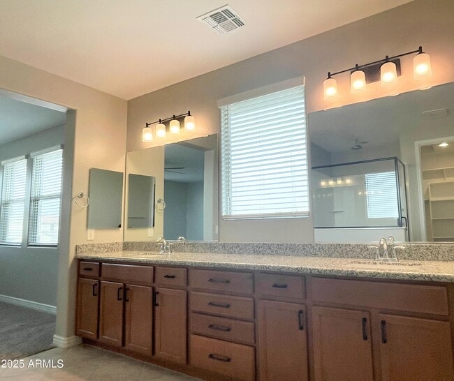 Building Photo - 21046 E Mayberry Rd