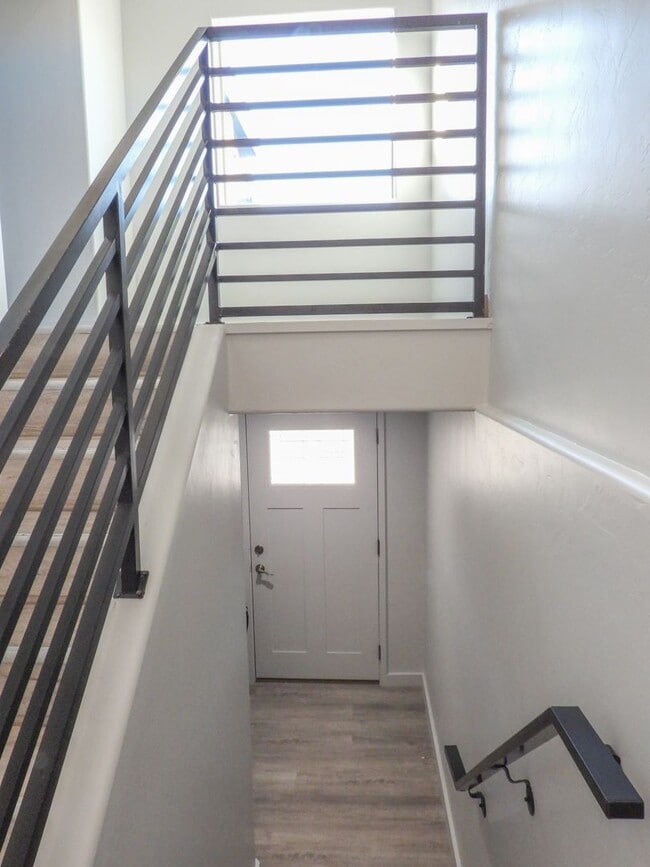 Building Photo - 3 Bedroom 2.5 Bath Home