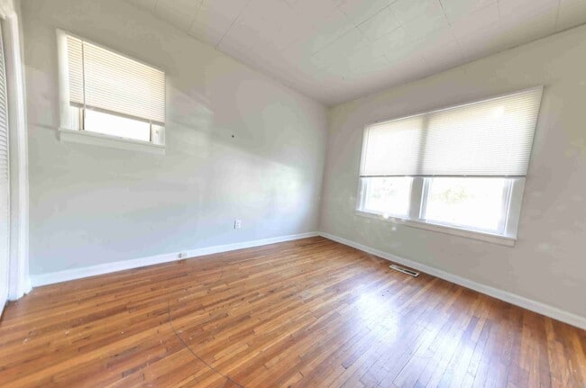 Building Photo - Available Aug 7th - Very nice single family home with refinished hardwood and a very large open l...