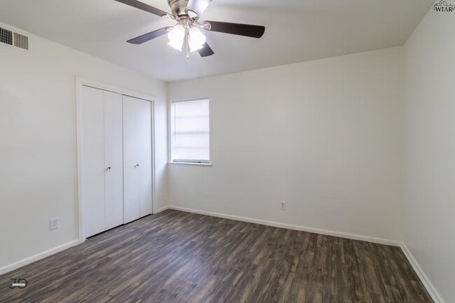 Building Photo - 109 Wood Cir