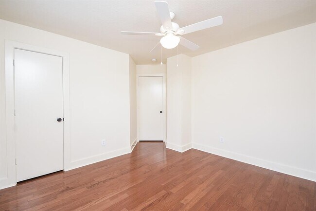 Building Photo - 5726 Silver Oak
