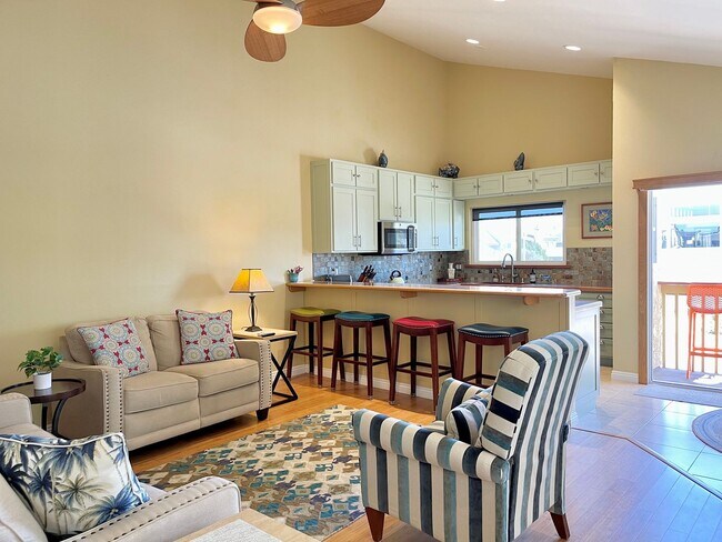 Building Photo - 3 Bedroom + 2 Bathroom Home | Hollywood Beach | Oxnard | Fully Furnished