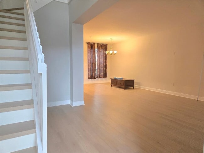 Building Photo - 1528 SW 147th Ave