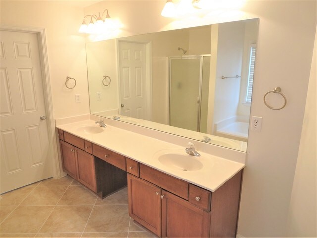 Building Photo - 507 Millside Tr
