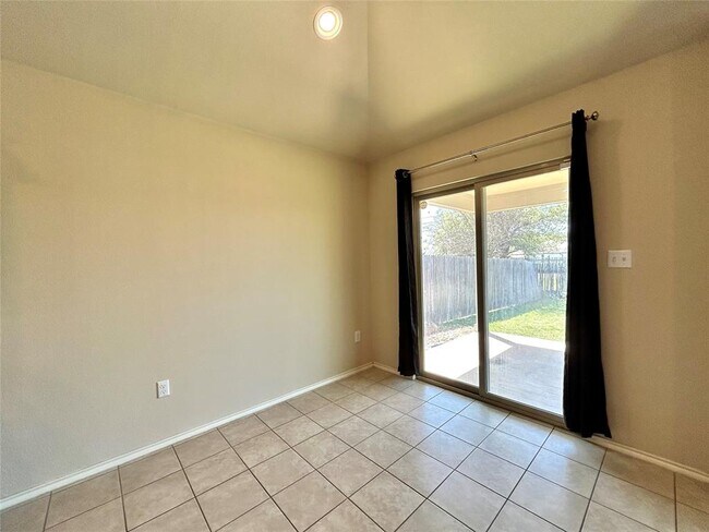 Building Photo - 15201 Knighten Ln