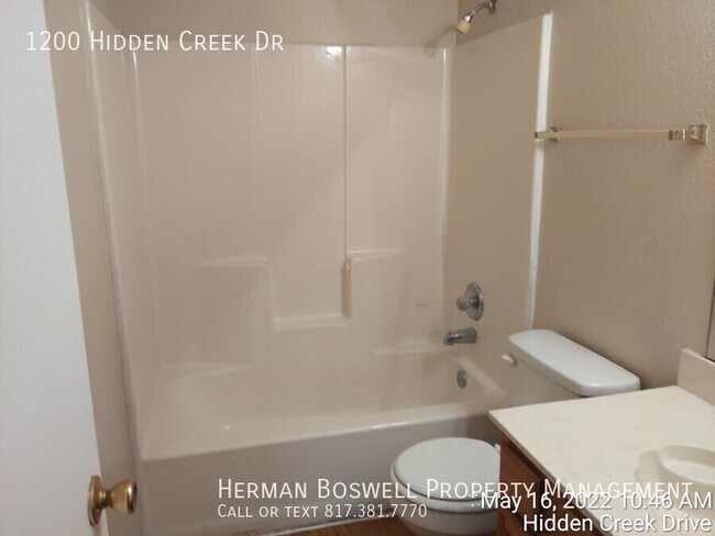 Building Photo - 1200 Hidden Creek Dr