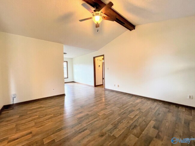 Building Photo - 112 Hazelwood Dr