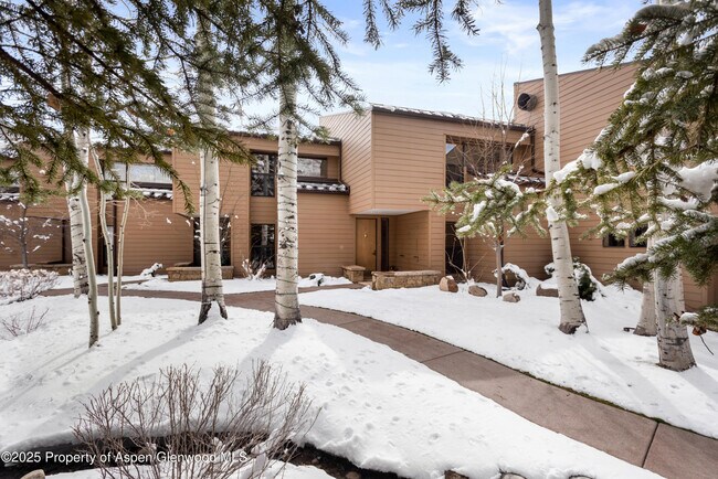 Building Photo - 155 Lone Pine Rd