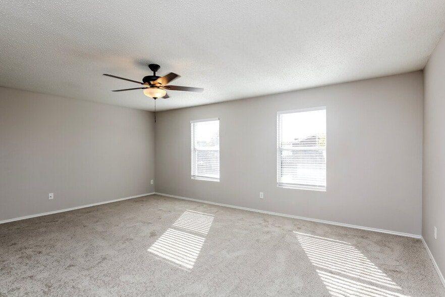 Building Photo - 532 Hertford St