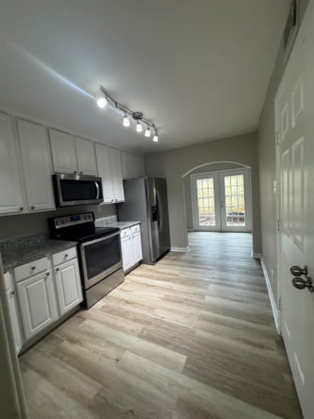 Building Photo - 2585 Marilee Ln