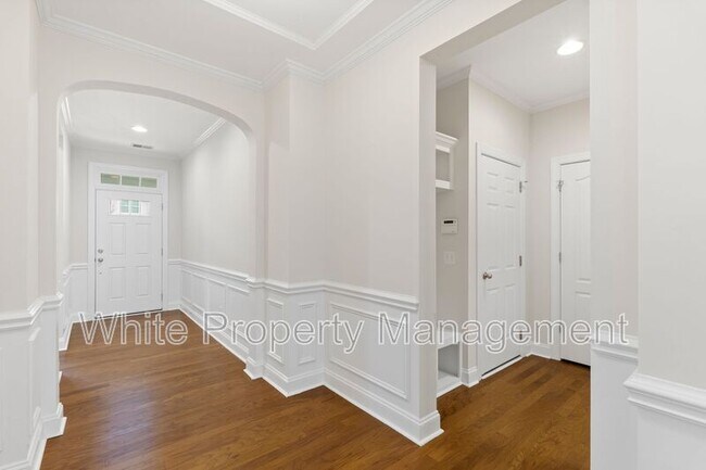 Building Photo - 10934 River Oaks Dr NW