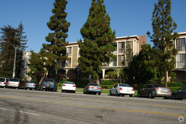 Building Photo - La Fayette Townhouse