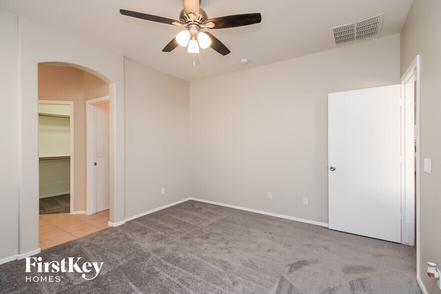 Building Photo - 28067 N Quartz Dr