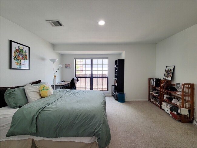 Building Photo - 755 Bering Dr