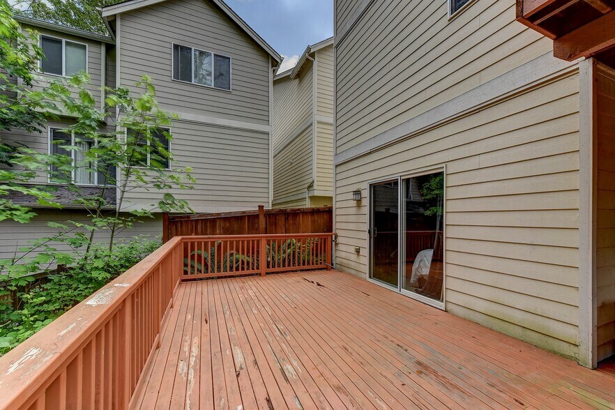 Building Photo - 14884 NE 78th Way
