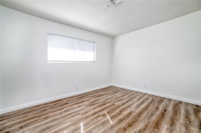 Building Photo - 3556 Ruth Dr