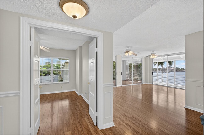 Building Photo - 1071 Sugar Sands Blvd