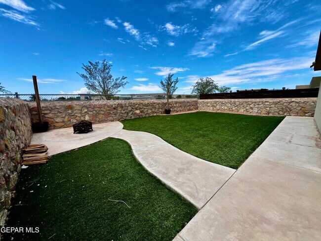 Building Photo - 14756 Boer Trail
