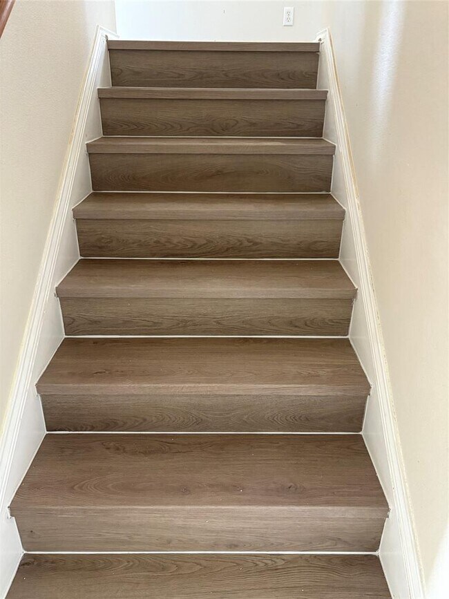 Building Photo - 14304 Sarah Ann Dr