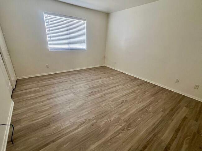 Building Photo - 6685 Ocotillo Ave