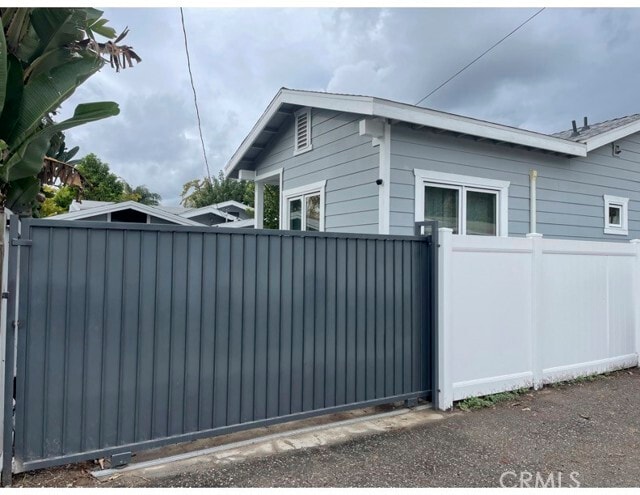 Building Photo - 212 N Cornell Ave