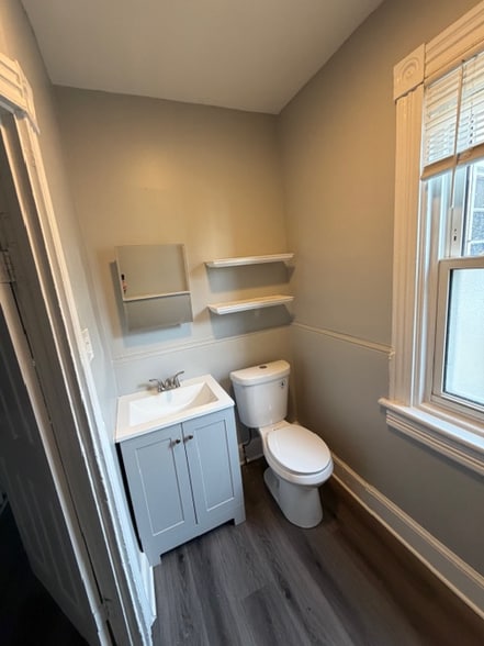 Building Photo - 409 S Shippen St