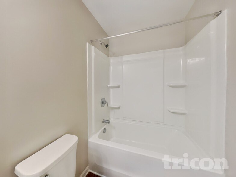 Building Photo - 219 Plains Dr