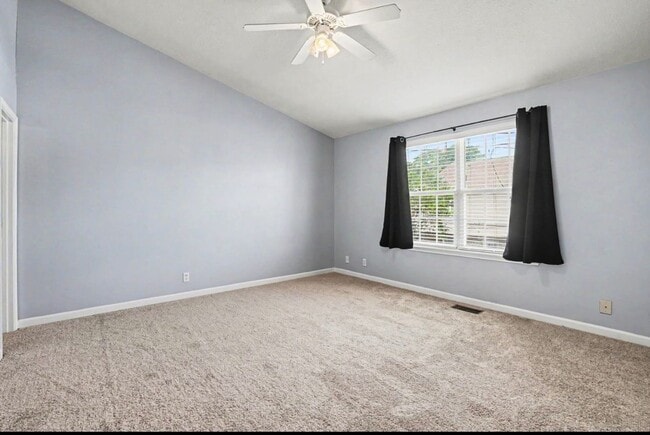 Building Photo - Donelson Townhome!